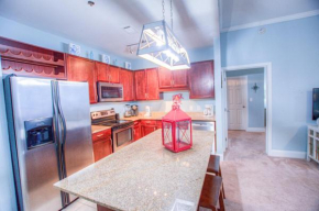 Large 2 Bd Penthouse 2011 In Laketown, Great Views and Amenities!